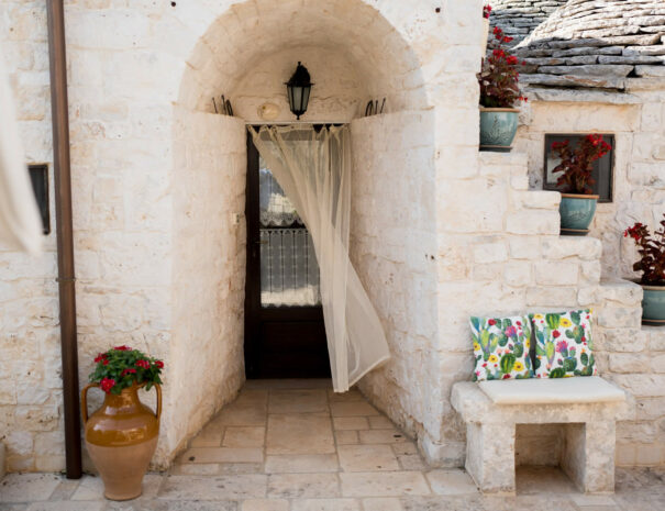Trullo Girasole - Trulli Pastore Bed and Breakfast - Alberobello