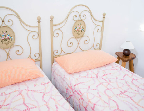 04-Trullo-Girasole-Trulli-Pastore-Bed-and-Breakfast-Alberobello.jpg